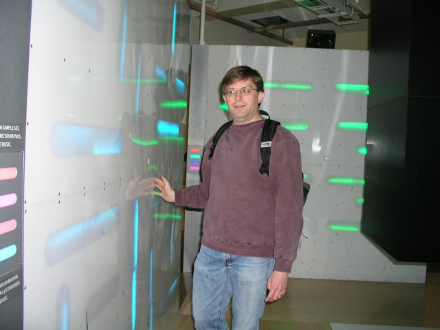 aprtimtryingthesoundboadatthesciencecentre.jpg