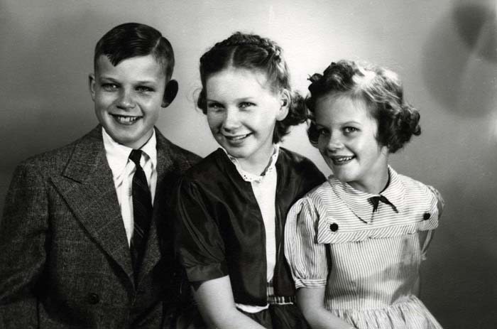 1950_c_HalmeSibs_e4990_photo