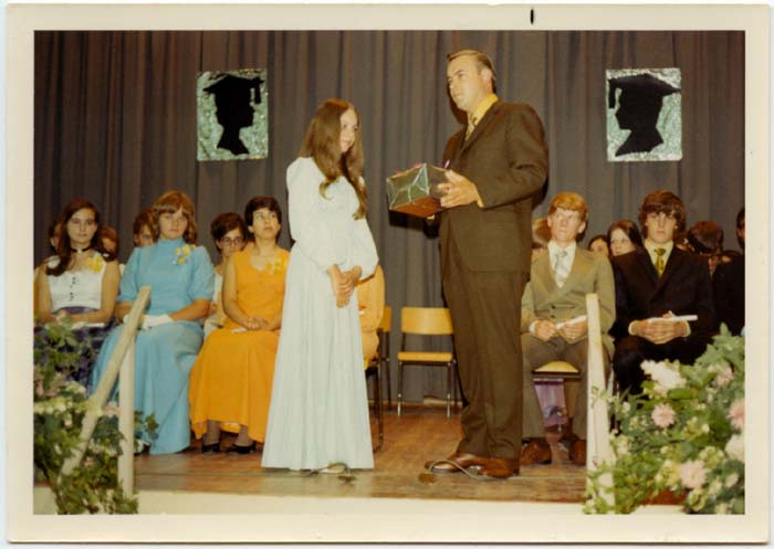 1971-06-FraserNancy-HSGrad1