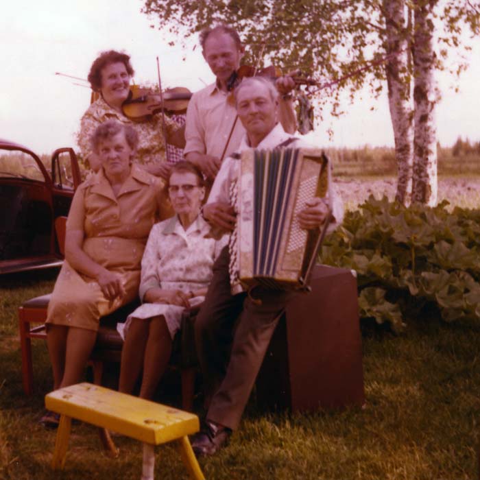 1975_Finland_E4990_photo_056_edited