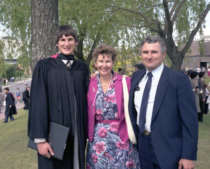 1985_c_Bosnich_Grad_E4990_negative004