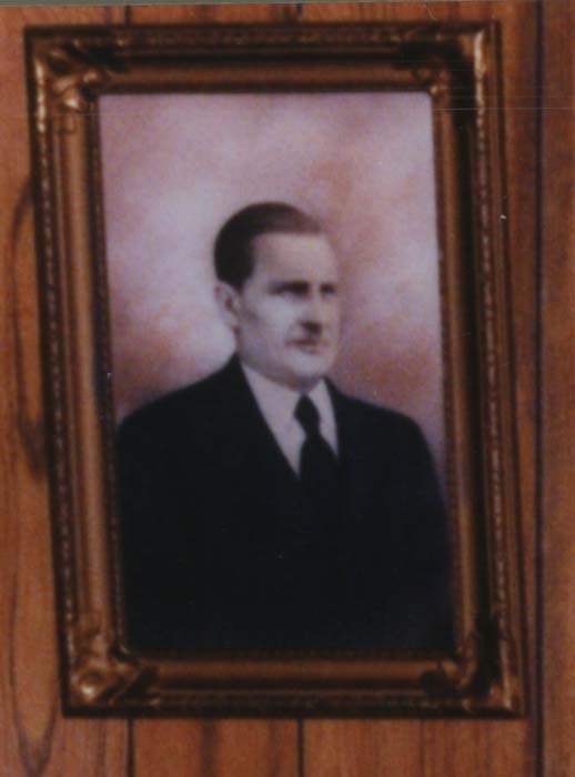 1990-10-00_BosnichCol_E4990_photo_057_original