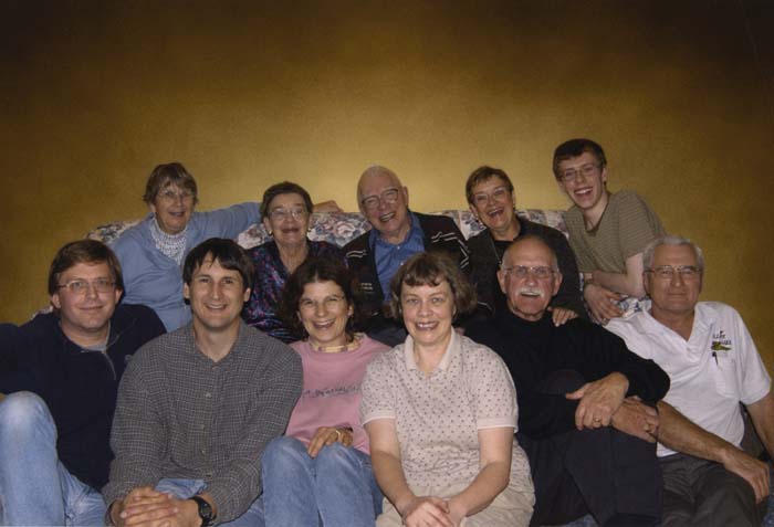 2003-10-18_HalmeToivo_Funeral001