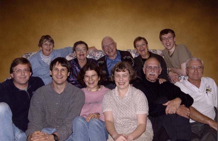 2003.10.18_familygroupnipigon
