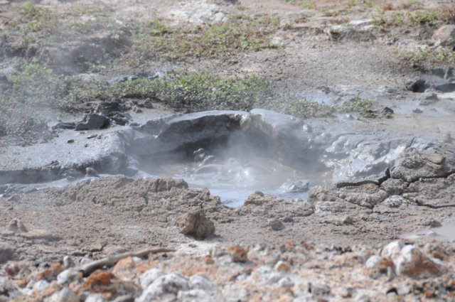 bubblingmudpot.jpg